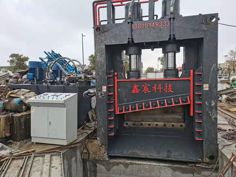 浙江400噸龍門剪切機(jī)浙江慈溪客戶場(chǎng)地安裝調(diào)試現(xiàn)場(chǎng)